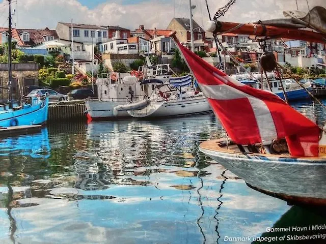 Dock House 95-97 * מידלפרט